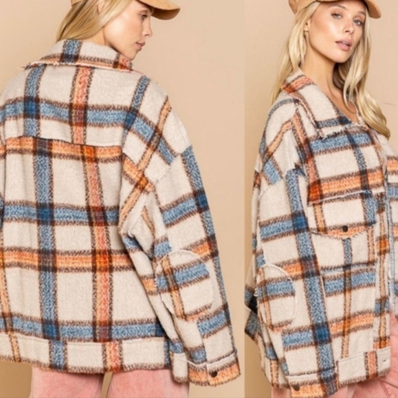NEW POL PLAID SHACKET - Picture 5 of 16
